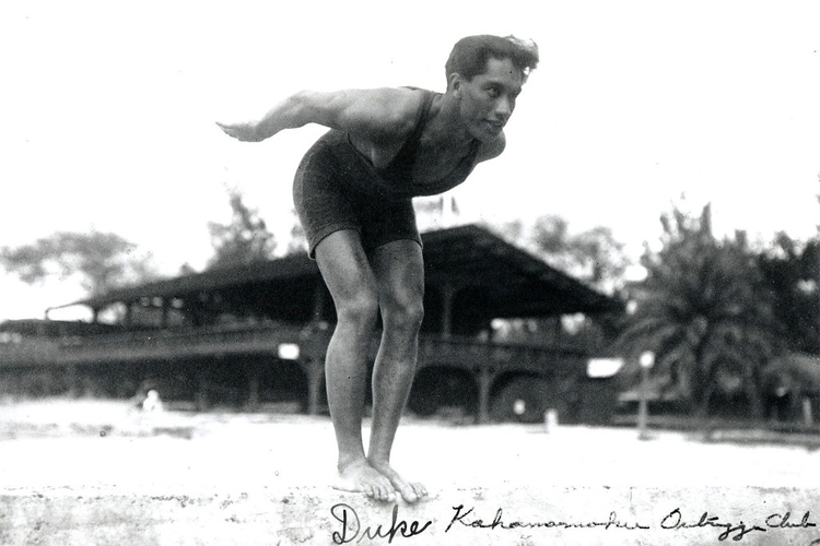 Duke Kahanamoku: the Hawaiian won three gold medals and two silver medals as an Olympic swimmer | Photo: Outrigger Canoe Club