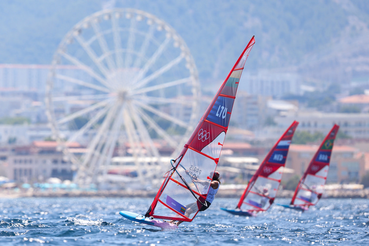 Windsurfing at Paris 2024: all IQFoil athletes enjoyed more wind on day two | Photo: World Sailing