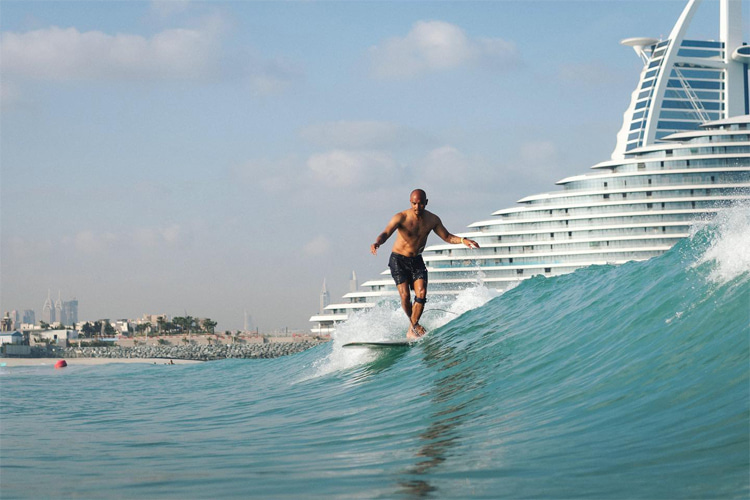 Sunset Beach, Dubai: one of the best waves for surfing in the United Arab Emirates | Photo: Surf House Dubai