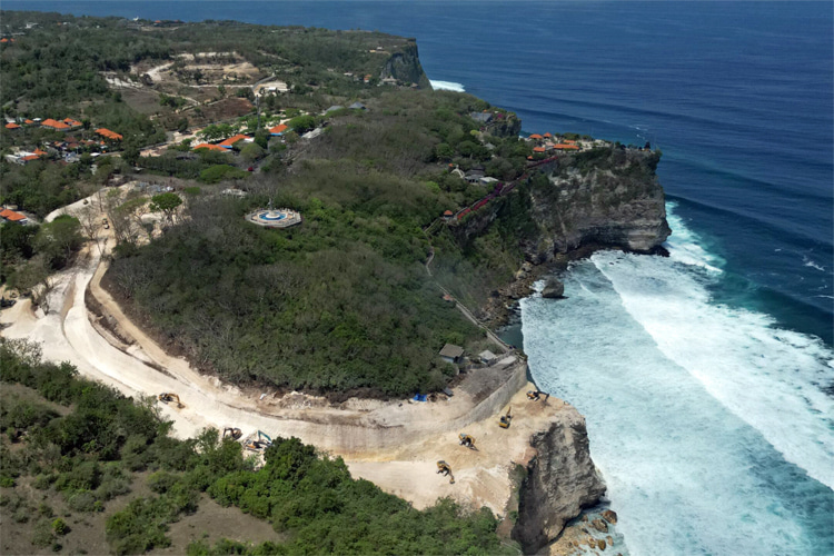 Uluwatu: a 82-foot concrete seawall and coastal road will be built to save the Pura Luhur Temple | Photo: Save the Waves