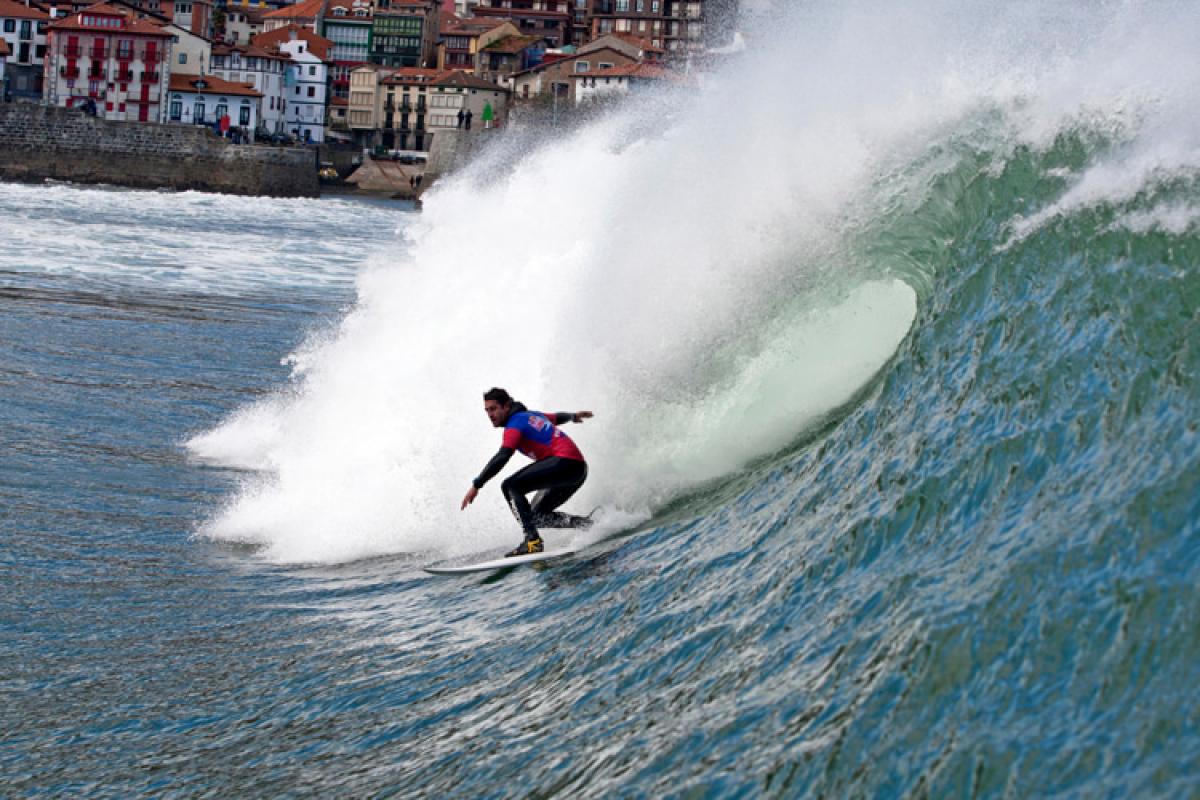 Mundaka: the surfing capital of Spain