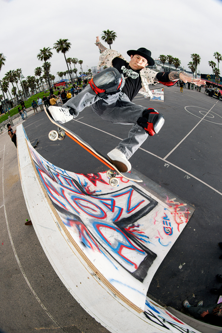 Christian Hosoi: teaching the young generation how to shred | Photo: Red Bull