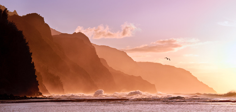 Hawaii: in the past, riding waves was a way of life, not a sport | Photo: Shutterstock