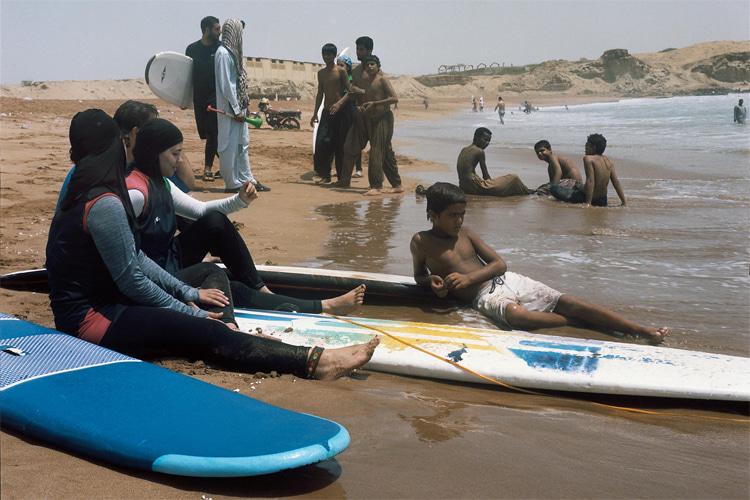 Ramin, Iran: the small surf town that Shahla Yasini inspired to connect with the waves | Photo: Frigieri/Gestalten