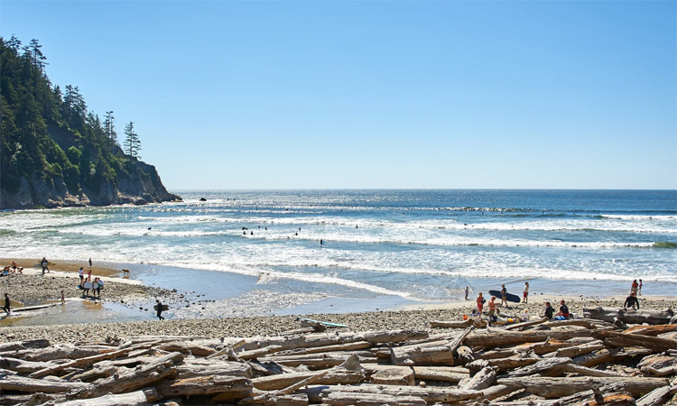 Short Sands Beach, Oregon: relatively far from Portland for surfers to drive back and forth on a regular basis | Photo: Travel Portland